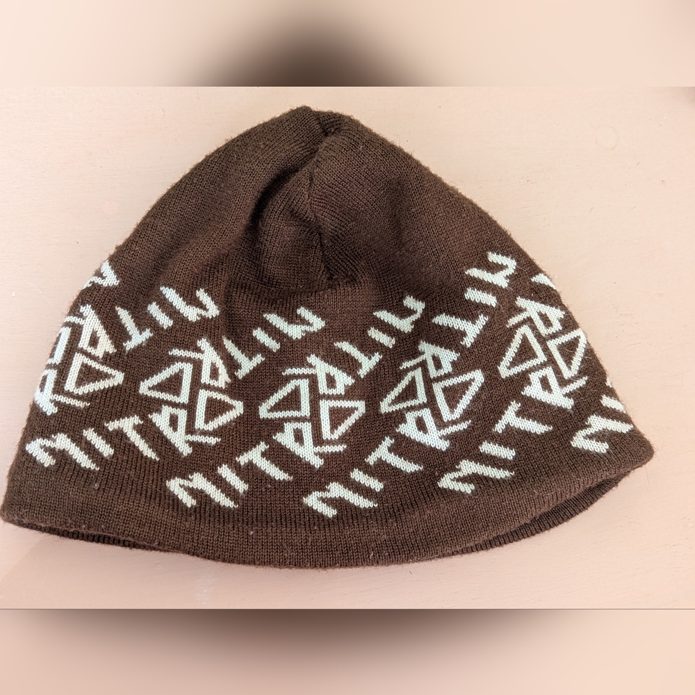 🤎 Nitro Knit Beanie White Geometric Design Winter